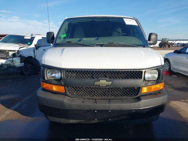 Chevrolet Express Work Van Image 9