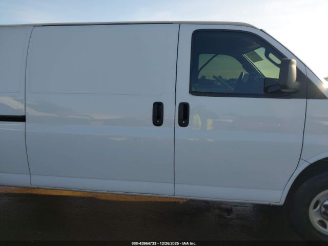 Chevrolet Express Work Van Image 11