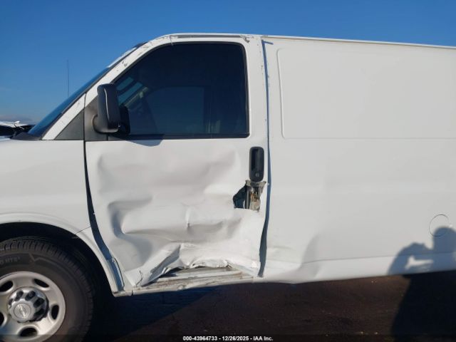 Chevrolet Express Work Van Image 12
