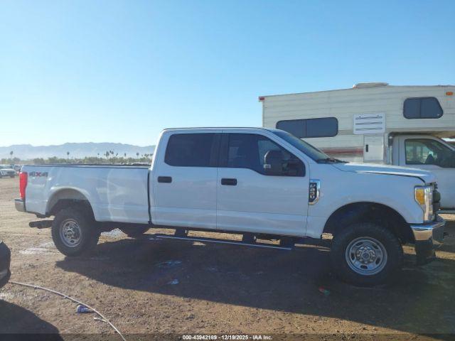 Ford F-250 Xl Image 13