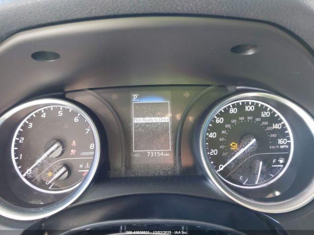 Toyota Camry Le Image 4