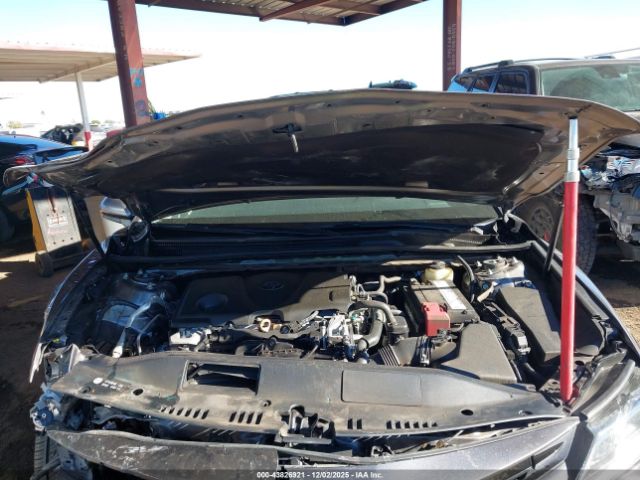 Toyota Camry Le Image 7