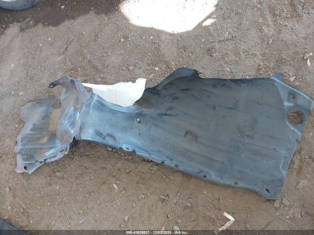 Toyota Camry Le Image 15