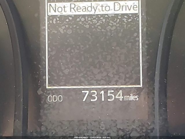 Toyota Camry Le Image 9