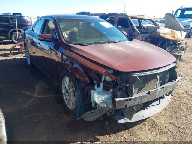  Salvage Nissan Maxima