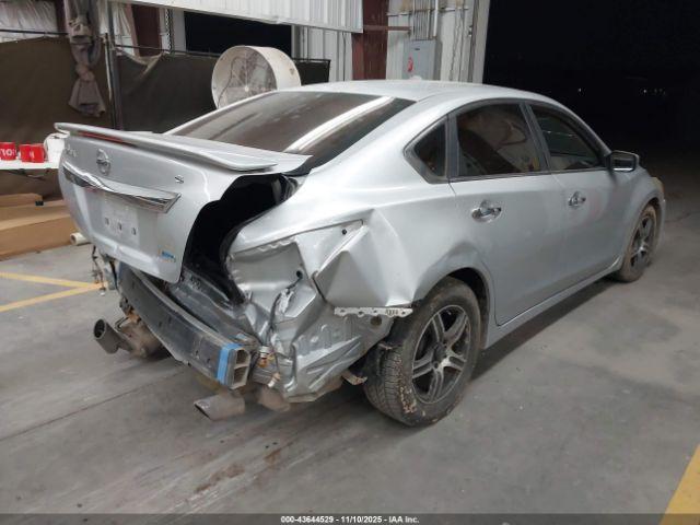 Nissan Altima Image 15