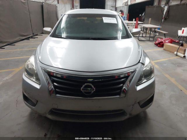 Nissan Altima Image 4