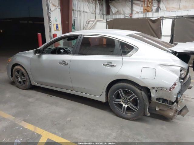 Nissan Altima Image 7