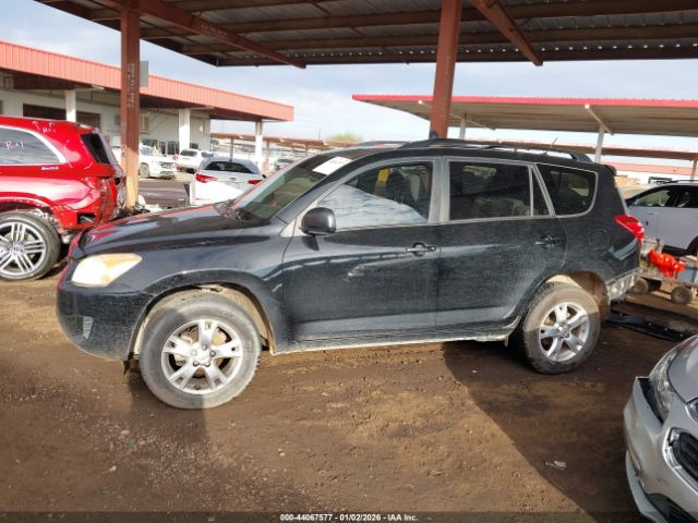 Toyota RAV4 Image 16