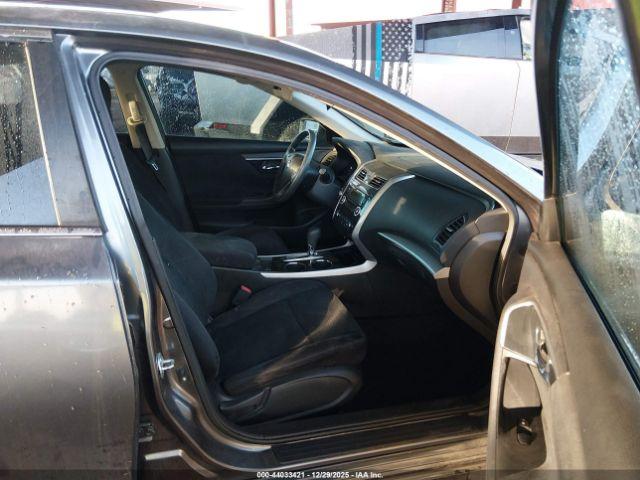 Nissan Altima 2.5 S Image 4