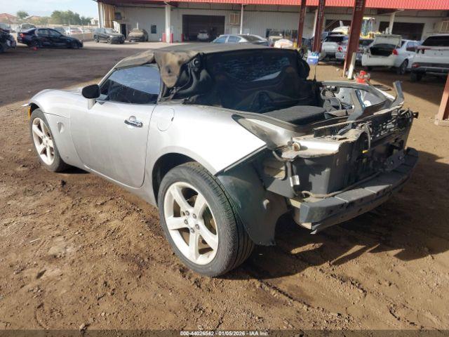 Pontiac Solstice Image 8