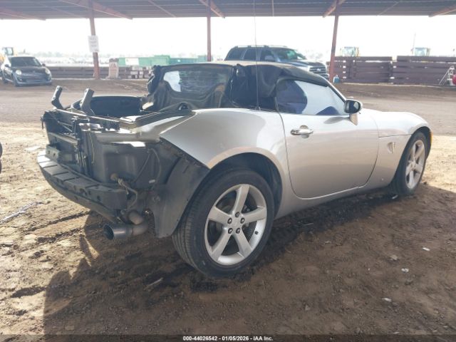 Pontiac Solstice Image 9