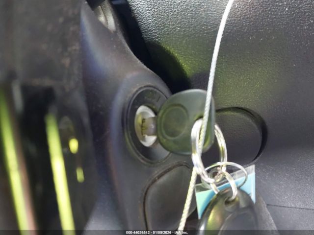 Pontiac Solstice Image 2