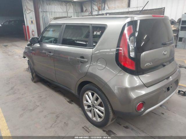 Kia Soul + Image 3
