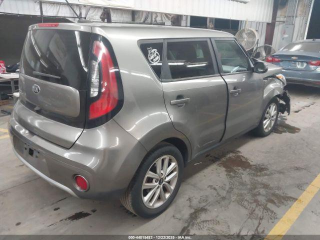 Kia Soul + Image 4