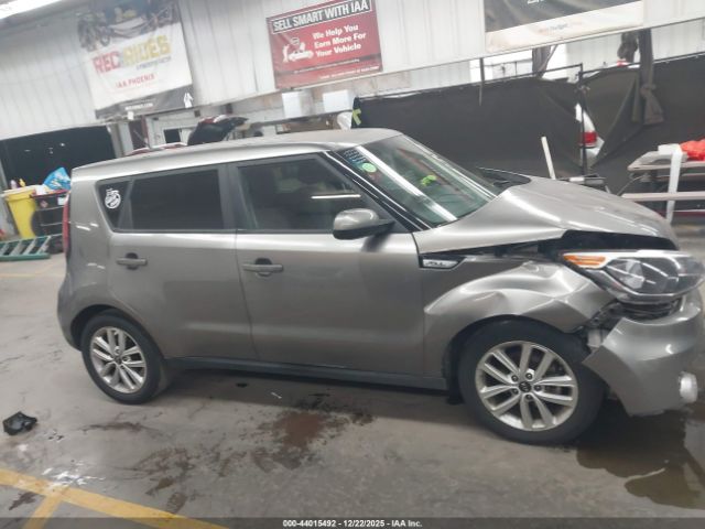 Kia Soul + Image 13