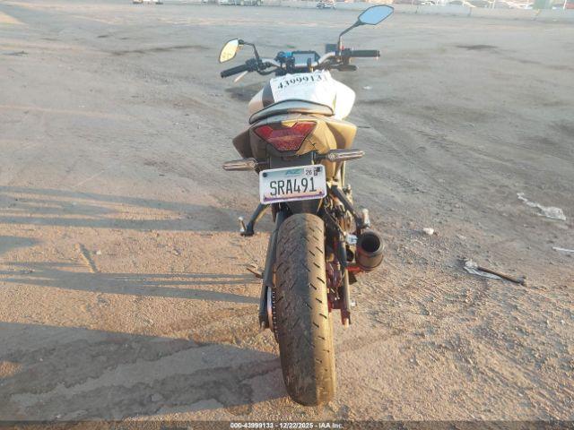 Yamaha Mt-03 Image 11