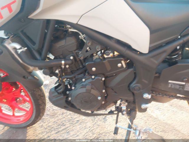 Yamaha Mt-03 Image 4