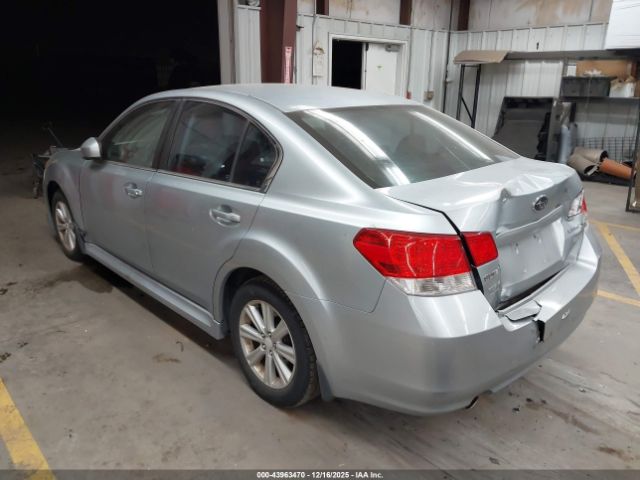 Subaru Legacy 2.5i Premium Image 3