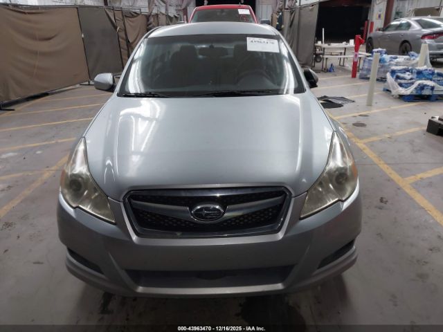 Subaru Legacy 2.5i Premium Image 2