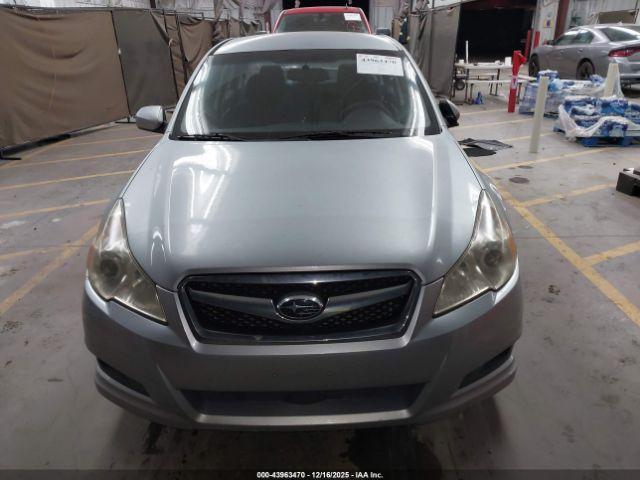 Subaru Legacy 2.5i Premium Image 2