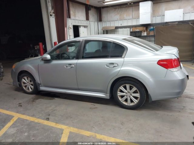 Subaru Legacy 2.5i Premium Image 10