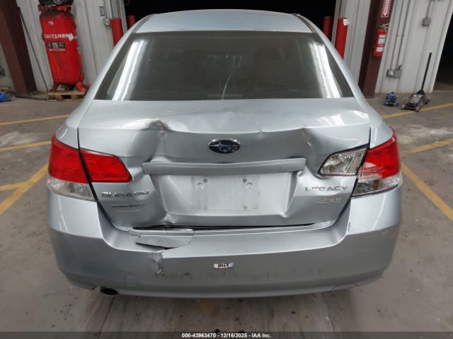 Subaru Legacy 2.5i Premium Image 12