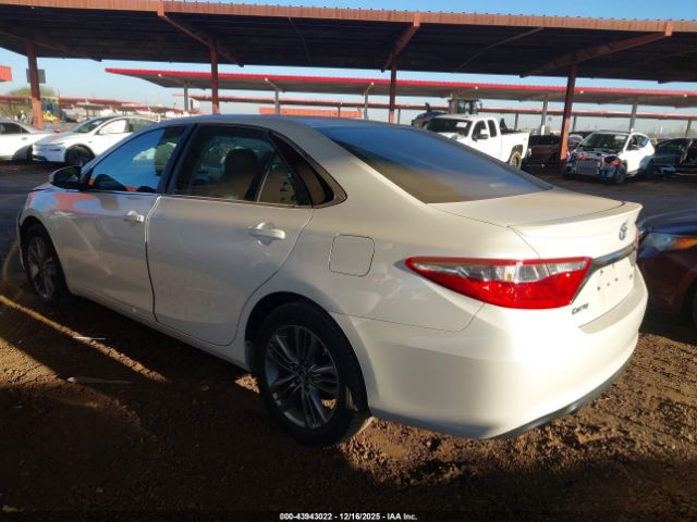 Toyota Camry Se Image 12