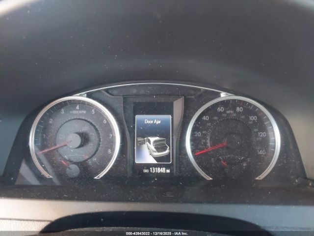 Toyota Camry Se Image 9