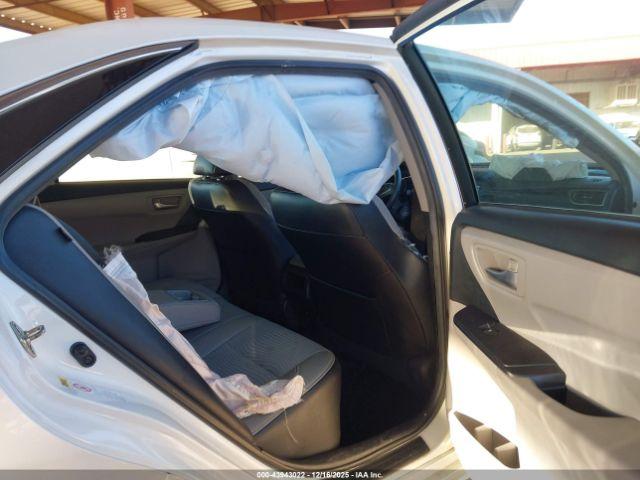 Toyota Camry Se Image 8