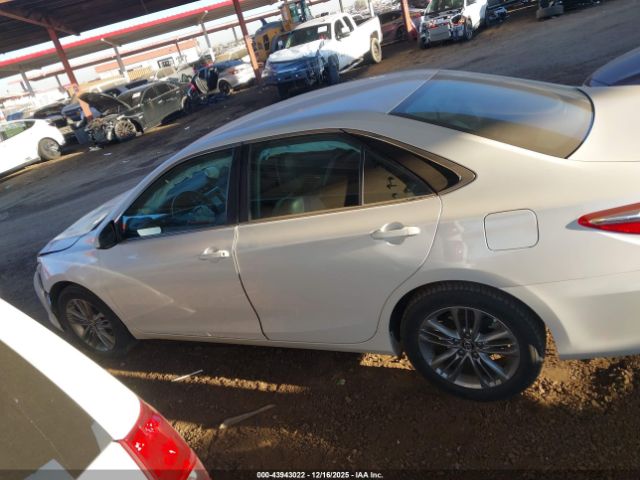 Toyota Camry Se Image 13