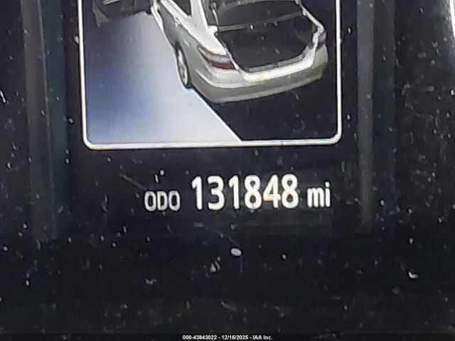 Toyota Camry Se Image 10