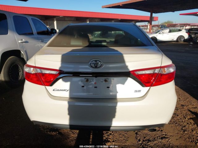 Toyota Camry Se Image 14