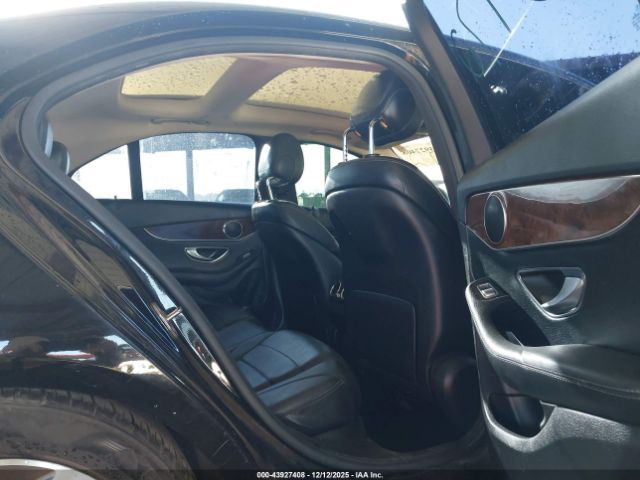 Mercedes-Benz C-Class Image 11