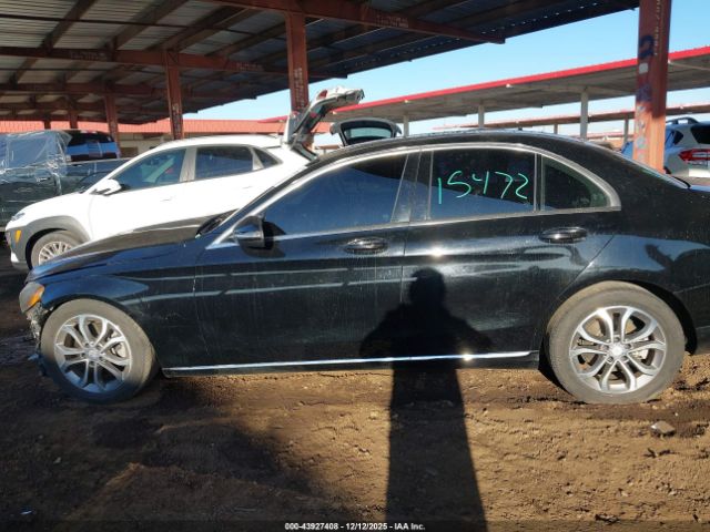 Mercedes-Benz C-Class Image 14