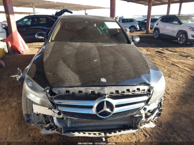 Mercedes-Benz C-Class Image 18