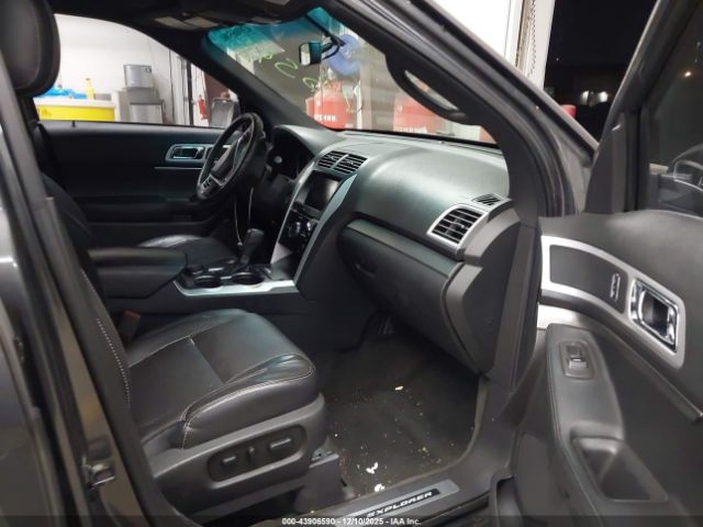 Ford Explorer Sport Image 6