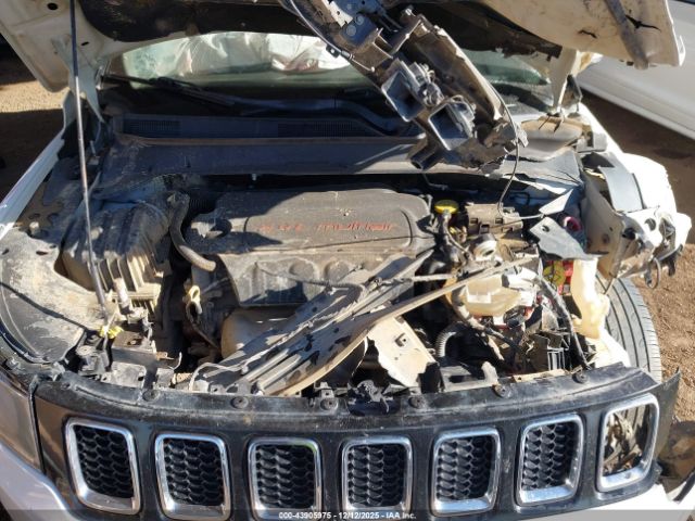 Jeep Compass Limited 4x4 Image 9