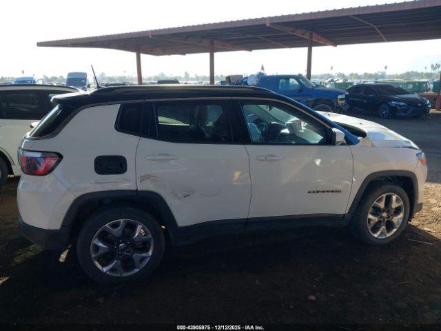 Jeep Compass Limited 4x4 Image 11