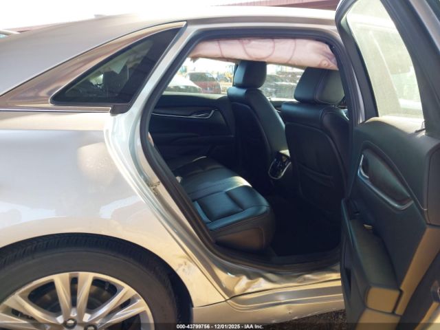 Cadillac XTS Luxury Image 14