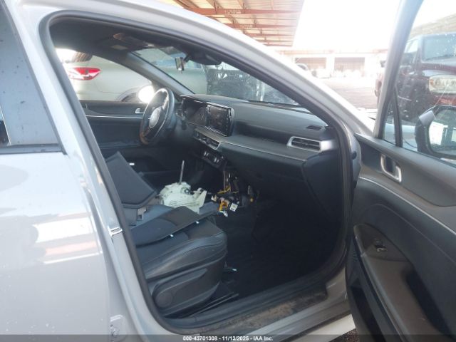 Kia K5 Gt-line Image 8