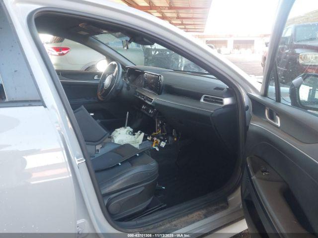 Kia K5 Gt-line Image 8