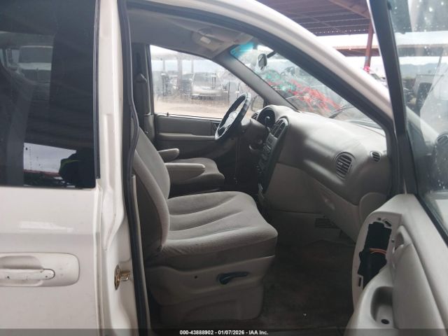 Chrysler Voyager Lx Image 11