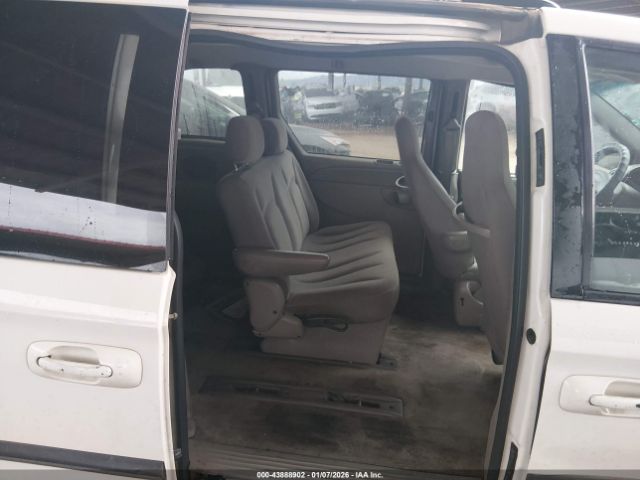 Chrysler Voyager Lx Image 9