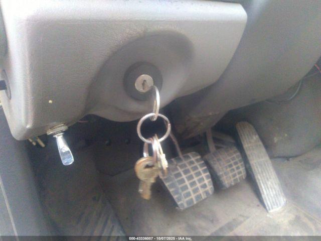 Freightliner M2 106 Medium Duty Image 2