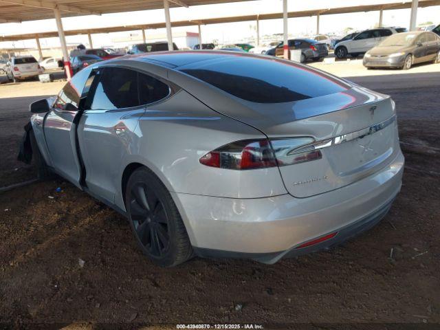 Tesla Model S Image 4