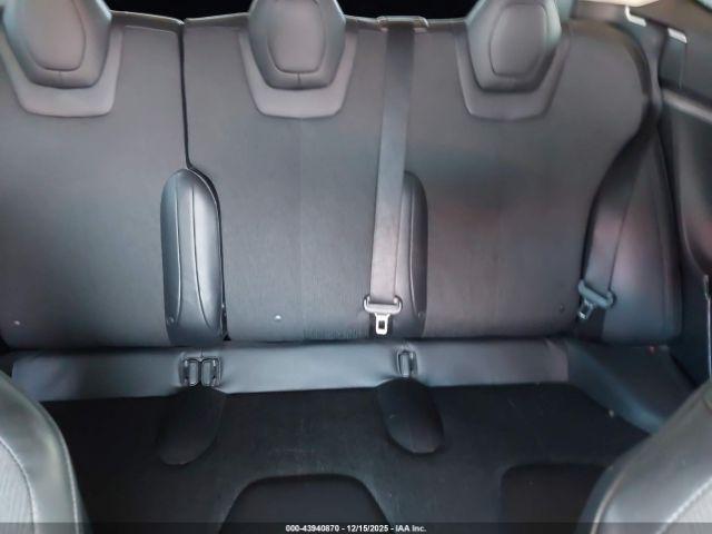 Tesla Model S Image 6