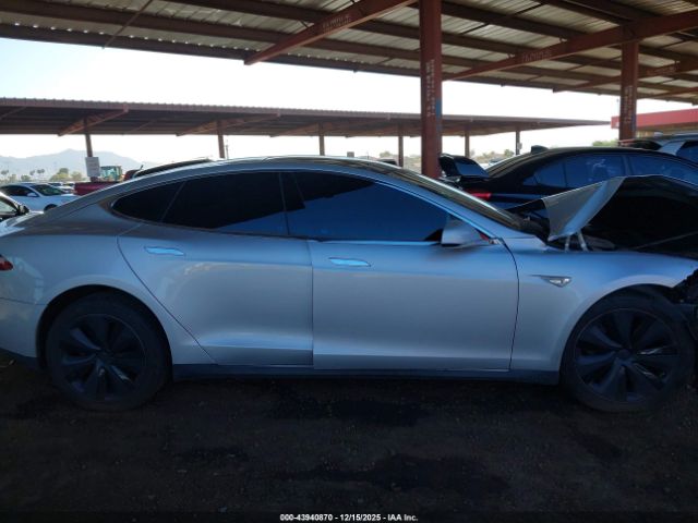Tesla Model S Image 9