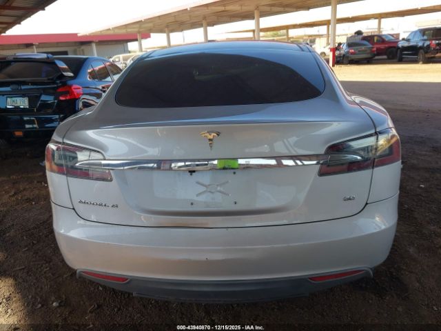 Tesla Model S Image 13