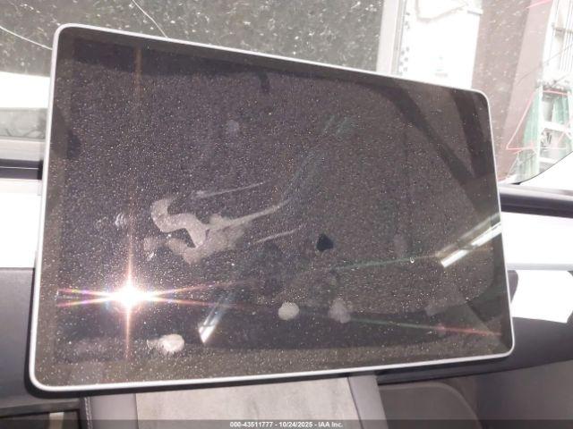 Tesla Model 3 Long Range Dual Motor All-wheel Drive Image 7